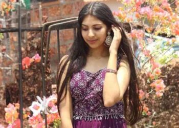 20 കാരി ആത്മഹത്യയ്ക്ക് ശ്രമിച്ചു, ജീവൻ രക്ഷിച്ച് ആശുപത്രിയിലേക്ക് പായുന്നതിനിടെ കാർ മറിഞ്ഞ് അപകടം, പെൺകുട്ടി മരിച്ചു, അമ്മയ്ക്കും സഹോദരനും പരുക്ക്