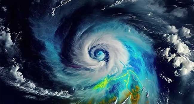 110 കിലോമീറ്റർ വേഗത്തിൽ വരെ കാറ്റ് വീശാൻ സാധ്യത, മൊൻത’ രാത്രിയോടെ ആന്ധ്രാ തീരം തൊടും!! ട്രെയിൻ സർവീസുകൾ റദ്ദാക്കി, ഇൻഡിഗോ, എയർ ഇന്ത്യ എക്സ്പ്രസ് വിമാന സർവീസുകളും റദ്ദാക്കി, സ്കൂളുകൾക്കും അവധി
