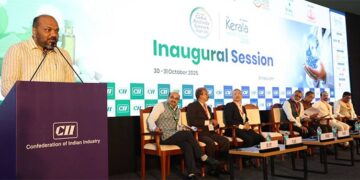 ആഗോള ആയുർവേദ ഉച്ചകോടിയും കേരള ഹെൽത്ത് ടൂറിസം 2025 ന്റെയും ഉദ്ഘാടന സമ്മേളനം വ്യവസായ മന്ത്രി പി രാജീവ് അഭി സംബോധന ചെയ്യുന്നു . (left to right) സിഐഐ സതേൺറീജിയണൽ ഡയറക്ടർ ദേവ് ജ്യോതി, സിഐഐ കേരള ഹെൽത്ത് കെയർ പാനൽ കൺവീനർ ഡോ. പി. വി. ലൂയിസ് , സിഐഐ കേരള ചെയർമാൻ വി.കെ.സി. റസാക്ക് , സിഐഐ സതേൺറീജിയണൽ ചെയർമാൻ തോമസ് ജോൺ മുത്തൂറ്റ് , സിഐഐ കേരള ആയുർവേദ പാനൽ കൺവീനർ, ഡോ. പി. എം. വാരിയർ, ചെയർമാൻ, ഗ്ലോബൽ ആയുർവേദ സമ്മിറ്റ്, ഡോ. സജി കുമാർ , സിഐഐ കേരള ഹെൽത്ത് കെയർ പാനൽ കോ-കൺവീനർ, ഡോ. നളന്ദ ജയദേവ് എന്നിവർ വേദിയിൽ