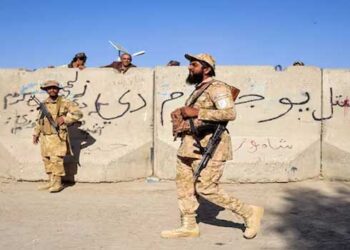 അതിർത്തി കടന്നു വെടിവെപ്പ് നടത്തിയ 15 താലിബാൻകാരെ കൊലപ്പെടുത്തി, പോസ്റ്റുകളും ടാങ്കും തകർത്തു, ആറ് പാക് അർധസൈനികരും കൊല്ലപ്പെട്ടു- പാക്കിസ്ഥാൻ, കൊലപ്പെടുത്തിയത് സാധാരണക്കാരെയെന്ന് അഫ്​ഗാനിസ്ഥാൻ