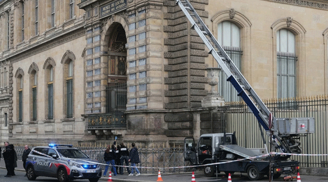 പാരീസില് പിടിയിലായ അഞ്ചുപേരില് ഒരാള് ലൂവ്രെ മ്യൂസിയത്തിലെ കള്ളനെന്ന് സ്ഥിരീകരിച്ചു ; തിരിച്ചറിഞ്ഞത് ഡിഎന്എ പരിശോധനയിലൂടെ ; മോഷണമുതല് കണ്ടെത്താന് കഴിഞ്ഞില്ല