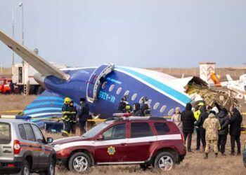 38 പേരുടെ മരണത്തിനിടയാക്കിയ ‘അസർബെയ്ജാൻ വിമാനം തകർന്നത് തങ്ങൾക്കു പറ്റിയ കൈപ്പിഴ!! തൊടുത്തത് യുക്രൈൻ ഡ്രോണുകളെ ലക്ഷ്യമിട്ട്, പക്ഷെ മിസൈലുകൾ വിമാനത്തിന് ഏതാനും മീറ്റർ അകലെവെച്ച് പൊട്ടിത്തെറിച്ചു’,  പുടിന്റ കുറ്റസമ്മതം