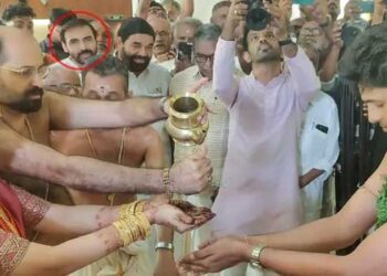 കണ്ഠരര് രാജീവരുടെ മകന്റെ വിവാഹച്ചടങ്ങിൽ അതിഥിയായി ഉണ്ണികൃഷ്ണൻ പോറ്റി, ചടങ്ങിൽ മുഖ്യമന്ത്രി, ചീഫ് സെക്രട്ടറി അടക്കമുള്ളവർ!!വിവാഹ ഫോട്ടോകൾ സമൂഹമാധ്യമത്തിൽ പങ്കുവച്ചത് ദേവസ്വം മന്ത്രി