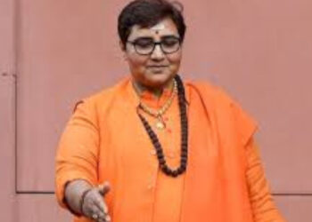 പെൺമക്കൾ അഹിന്ദുക്കളുടെ വീട്ടിൽ പോയാൽ കാൽ തല്ലിയൊടിക്കണം, പിന്മാറരുത്,  മക്കളുടെ നല്ല ഭാവിക്ക് തല്ലേണ്ടി വന്നാൽ തല്ലണം, കൊന്ന് കഷണങ്ങളാക്കാൻ നമ്മുടെ പെൺമക്കളെ വിട്ടുകൊടുക്കരുതെന്ന് ബിജെപി നേതാവ് പ്രജ്ഞാ സിങ് ഠാക്കൂര്‍