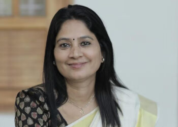 കേരളത്തിൽ ഇപ്പോൾ ഒരു ഒളിഞ്ഞുനോട്ട പരിപാടിയുണ്ട്, പാന്റ് ഇറുങ്ങിയതാണോ ടോപ്പ് ഇറങ്ങിയതാണോയെന്ന് നോക്കിയിരിക്കും, പരിപാടി നടത്തുന്നതോ ഫാൽക്കെ ലഭിച്ച അനശ്വര നടൻ, ബി​ഗ്ബോസ് ഷോയ്ക്കെതിരെ ​ഗുരുതര പരാമർശവുമായി പ്രതിഭ എംഎൽഎ