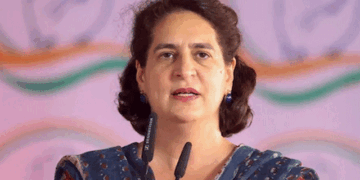 എസ്ഐആറിനെ എവിടെയും കോണ്ഗ്രസ് രൂക്ഷമായി തന്നെ എതിര്ക്കും ഒരു സംശയവും വേണ്ടെന്ന് പ്രിയങ്ക ; പിഎം ശ്രീയില് ഇടതുസര്ക്കാര് രണ്ടുവള്ളത്തില് കാലു വെയ്ക്കരുത് ;സിപിഐഎം ബിജെപി ധാരണ