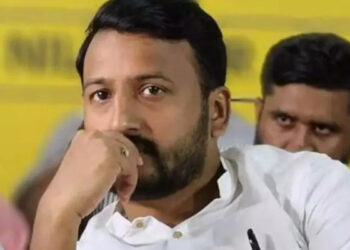 ബൈജു സിപിഎം ജില്ല സെക്രട്ടറിയുടെ പൊളിറ്റിക്കൽ പ്രസ്താവന നടത്തണ്ട, എസ്പിയുടെ പണി ചെയ്താൽ മതി,  ഐപിഎസ് കൺഫർ ചെയ്ത് കിട്ടിയ  ഉപകാരസ്മരണയ്ക്ക്   കോൺഗ്രസ് പ്രവർത്തകരെ തല്ലിച്ചതച്ചാൽ കയ്യും കെട്ടി നോക്കിയിരിക്കില്ല, ഷാഫിക്കെതിരായ ആക്രമണത്തിൽ പ്രതികരിച്ച് രാഹുൽ മാങ്കൂട്ടത്തിൽ