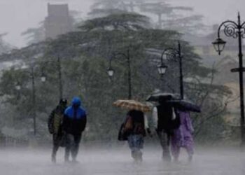 മോൻന്ത’ ചുഴലിക്കാറ്റായി മാറുന്നു, മഴ വീണ്ടും കനക്കുന്നു, മൂന്നു ജില്ലകളിൽ ഓറഞ്ച് അലർട്ട്, കേരള തീരത്ത് 28 വരെയും കർണാടക, ലക്ഷദ്വീപ് തീരങ്ങളിൽ 29 വരെയും മത്സ്യബന്ധന നിയന്ത്രണം