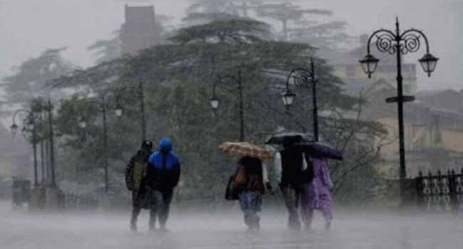 മോൻന്ത’ ചുഴലിക്കാറ്റായി മാറുന്നു, മഴ വീണ്ടും കനക്കുന്നു, മൂന്നു ജില്ലകളിൽ ഓറഞ്ച് അലർട്ട്, കേരള തീരത്ത് 28 വരെയും കർണാടക, ലക്ഷദ്വീപ് തീരങ്ങളിൽ 29 വരെയും മത്സ്യബന്ധന നിയന്ത്രണം