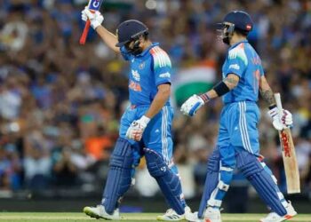 സിഡ്നിയിൽ ഹീറ്റായി ഹിറ്റ്മാൻ… 50ാം സെഞ്ചുറി കുറിച്ച് റെക്കോഡിൽ സച്ചിനൊപ്പം, ഇന്ത്യയ്ക്ക് 9 വിക്കറ്റ് ജയം