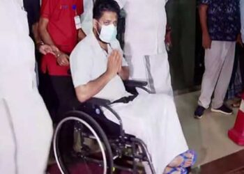 മൂന്നു ദിവസത്തെ ആശുപത്രി വാസത്തിനു ശേഷം ഷാഫി പറമ്പിൽ ആശുപത്രി വിട്ടു, മടങ്ങിയത് കോഴിക്കോട്ടെ വീട്ടിലേക്ക്