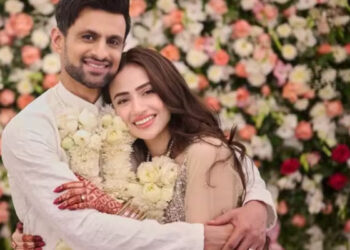 പാക് ക്രിക്കറ്റ് താരം  ഷുഐബ് മാലിക്കും സനാ ജാവേദും വേർപിരിയുന്നു, ഇരുവരും മുഖംതിരിച്ച് പോകുന്ന വീഡിയോ പുറത്ത്,  ഇരുവർക്കുമിടയിൽ കടുത്ത അസ്വാരസ്യം