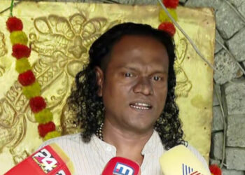 ദ്വാരപാലക ശിൽപ്പങ്ങൾ വിൽപ്പന നടത്തിയതിനു പിന്നിൽ വമ്പൻ സ്രാവുകൾ, സ്വർണത്തിനല്ല പാളിയുടെ ദൈവിക ചൈതന്യത്തിനാണ് വില, 50 മുതൽ 100 കോടി നൽകി ഇവ സ്വന്തമാക്കാൻ ആവശ്യക്കാർ ക്യൂ നിൽക്കുകയാണ്, ശിൽപ്പ ഭാഗങ്ങള്‍ സൂക്ഷിച്ചാൽ ശനിദോഷം മാറുമെന്ന വിശ്വാസതട്ടിപ്പും നടക്കുന്നുണ്ടെന്ന് ശിൽപ്പി മഹേഷ് പണിക്കർ