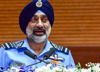 ഒറ്റദിവസം കൊണ്ട് പാക്കിസ്ഥാൻ മുട്ടുകുത്തി, വെടിനിർത്തലിനായി ഇന്ത്യയോട് അപേക്ഷിച്ചു!! പാക്കിസ്ഥാൻ തട്ടകത്തിൽ 300 കി.മീ. ഉള്ളിൽ കയറി ഇന്ത്യ ആക്രമിച്ചു, തകർത്തത് എഫ്–16, എഫ്–17 ഉൾപ്പെടെ 10 യുദ്ധവിമാനങ്ങൾ, ഇന്ത്യയ്ക്കുണ്ടായത് നിസാര പരുക്കുകൾ