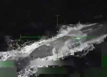 ആ അന്തർവാഹിനി യുഎസ് തീരത്ത് അടുത്തിരുന്നെങ്കിൽ 25,000 അമേരിക്കക്കാർ മരിക്കുമായിരുന്നു… ലഹരി മരുന്നുമായി എത്തിയ മുങ്ങിക്കപ്പലിനെ ആക്രമിച്ച് നശിപ്പിച്ചു, രണ്ടുപേർ കൊല്ലപ്പെട്ടു!! ട്രംപ്- വീഡിയോ