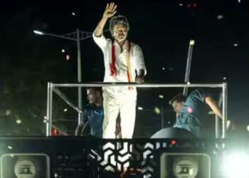 കരൂരിൽ മരിച്ചവരുടെ കുടുംബങ്ങളെ സ്വകാര്യമായി ഹോട്ടലിലേക്കു വിളിച്ചുവരുത്തി കൂടിക്കാഴ്ച, സഹായ വാ​ഗ്ദാനം, ജോലി ഓഫറുമായി വിജയ്!! ടിവികെ നേതാക്കൾക്ക് അതൃപ്തി, തർക്കം