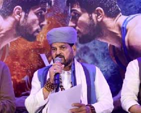 ലൈംഗികാരോപണ കേസ് നിലനിൽക്കെ വീണ്ടും ഗുസ്തി വേദിയിൽ; ചടങ്ങിൽ മുഖ്യാതിഥി, എത്തിയത് സംഘാടകർ ക്ഷണിച്ചിട്ടെന്ന് വിശദീകരണം