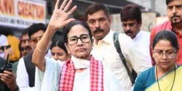 അയൽ സംസ്ഥാനത്ത് ബിജെപിയുടെ ‘കളി’ ആർക്കും കാണാൻ കഴിയില്ല, പക്ഷെ ആ പരിപ്പ് ബംഗാളിൽ വേവില്ല!! ബംഗാളിൽ നിങ്ങൾ എന്നെ ലക്ഷ്യം വച്ചാൽ തെരുവിലിറങ്ങി രാജ്യത്തെ പിടിച്ചുകുലുക്കും, ബിജെപിക്ക് എന്റെ കളിയിൽ തോൽപ്പിക്കാൻ കഴിയില്ല- എസ്ഐആറിനെതിരെ ആഞ്ഞടിച്ച് മമത ബാനർജി.