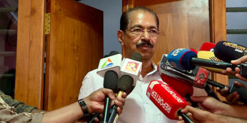 ഞാൻ അന്വേഷണ ഏജൻസിയല്ല; രാഹുൽ ഒളിവിൽ കഴിയുന്നതിനെ പറ്റി എനിക്ക് അറിയില്ല, ആരോപണം ഉയർന്നപ്പോൾ തന്നെ രാഹുലിനെ പാർട്ടിയിൽനിന്നു പുറത്താക്കിയതാണെന്നും സണ്ണി ജോസഫ്