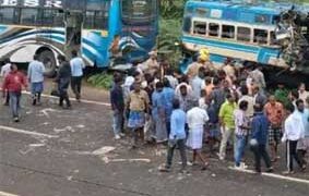 രണ്ട് ബസ്സുകള്‍ തമ്മില്‍ കൂട്ടിയിടിച്ച് വൻ അപകടം; തെങ്കാശിയിൽ ആറ് പേർക്ക് ദാരുണാന്ത്യം; അമ്പതിലേറെപേർക്ക് പരിക്ക്