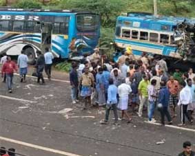 രണ്ട് ബസ്സുകള്‍ തമ്മില്‍ കൂട്ടിയിടിച്ച് വൻ അപകടം; തെങ്കാശിയിൽ ആറ് പേർക്ക് ദാരുണാന്ത്യം; അമ്പതിലേറെപേർക്ക് പരിക്ക്