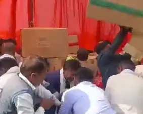 ചിപ്‌സ് പാക്കറ്റിന് വേണ്ടി തർക്കം; സമൂഹവിവാഹം നടന്ന വേദിയിലുണ്ടായ സംഘർഷത്തിൽ  നിരവധി പേർക്ക് പരിക്ക്