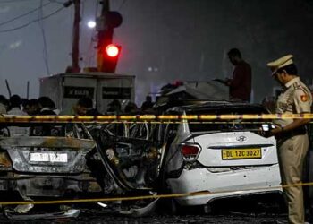 ന്യൂഡൽഹിയിലെ ഭീകരമായ സ്ഫോടനത്തിൽ മരിച്ചവരോടൊപ്പമാണ് ഞങ്ങളുടെ ഹൃദയം- യുഎസ് എംബസി, നിങ്ങൾ സമീപ പ്രദേശത്താണെങ്കിൽ, ദയവായി പ്രാദേശിക അധികാരികളുടെ ഉപദേശം പിന്തുടരുക!! ഇന്ത്യയിൽ താമസിക്കുന്ന സ്വന്തം രാജ്യത്തെ പൗരന്മാർക്ക് മുന്നറിയിപ്പ് നൽകി ലോക രാജ്യങ്ങൾ