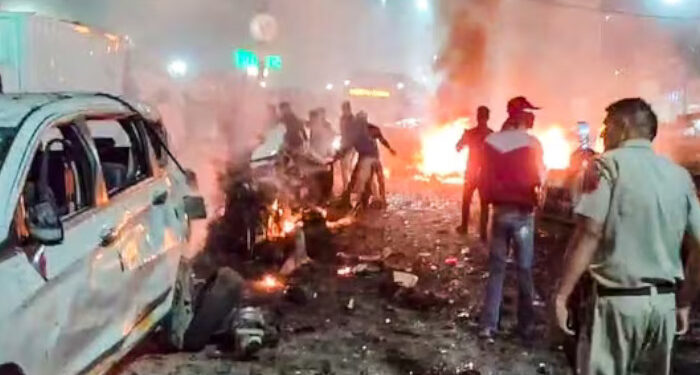 ഉമര്‍ ഡല്‍ഹിയില്‍ ചുറ്റിക്കറങ്ങിയത് 11 മണിക്കൂര്‍, കൊണാട്ട് പ്ലേസും സന്ദര്‍ശിച്ചു, സ്ഫോടന വസ്തുക്കളില്‍ സൈന്യം ഉപയോഗിക്കുന്ന അമോണിയം നൈട്രേറ്റിന്റെ സാന്നിധ്യം