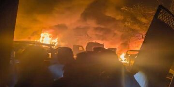 ഫരീദാബാദിൽ നിന്ന് പിടിച്ചെടുത്ത സ്ഫോടകവസ്തുക്കൾ പരിശോധിക്കുന്നതിനിടെ പൊട്ടിത്തെറിച്ച് 7 മരണം, 30 പേർക്ക് പരുക്ക്, 5 പേരുടെ നില ഗുരുതരം!! കൊല്ലപ്പെട്ടത് ഫോറൻസിക് ഉദ്യോഗസ്ഥരും തഹസിൽദാരടക്കമുള്ള ഉദ്യോഗസ്ഥരും, പോലീസ് സ്റ്റേഷനും വാഹനങ്ങളും പൂർണ്ണമായും കത്തിയമർന്നു, പൊട്ടൊത്തെറിച്ചത് അമോണിയം നൈട്രേറ്റ്?