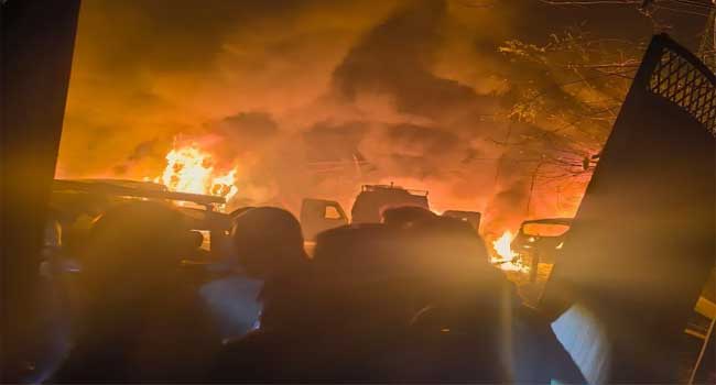 ഫരീദാബാദിൽ നിന്ന് പിടിച്ചെടുത്ത സ്ഫോടകവസ്തുക്കൾ പരിശോധിക്കുന്നതിനിടെ പൊട്ടിത്തെറിച്ച് 7 മരണം, 30 പേർക്ക് പരുക്ക്, 5 പേരുടെ നില ഗുരുതരം!! കൊല്ലപ്പെട്ടത് ഫോറൻസിക് ഉദ്യോഗസ്ഥരും തഹസിൽദാരടക്കമുള്ള ഉദ്യോഗസ്ഥരും, പോലീസ് സ്റ്റേഷനും വാഹനങ്ങളും പൂർണ്ണമായും കത്തിയമർന്നു, പൊട്ടൊത്തെറിച്ചത് അമോണിയം നൈട്രേറ്റ്?