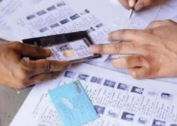 രാവും പകലും ജോലി, കടുത്ത മാനസിക സമ്മര്‍ദം, പക്ഷാഘാതം ബാധിച്ച് ബിഎല്‍ഒ കുഴഞ്ഞുവീണു, അബോധാവസ്ഥയിലും ഡ്യൂട്ടിയെക്കുറിച്ച് സംസാരം, പരാതിയുമായി ബന്ധുക്കള്‍