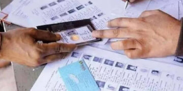 രാവും പകലും ജോലി, കടുത്ത മാനസിക സമ്മര്‍ദം, പക്ഷാഘാതം ബാധിച്ച് ബിഎല്‍ഒ കുഴഞ്ഞുവീണു, അബോധാവസ്ഥയിലും ഡ്യൂട്ടിയെക്കുറിച്ച് സംസാരം, പരാതിയുമായി ബന്ധുക്കള്‍