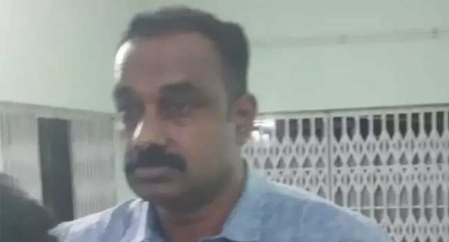 ഇഡി ഉദ്യോഗസ്ഥൻ ചമഞ്ഞ് ലക്ഷങ്ങൾ കവർന്നു, പിന്നാലെ വാഹനമോഷണക്കേസിൽ അറസ്റ്റിൽ!! പോലീസ് പിടിലായയുടൻ നെഞ്ചുവേദന… തിരുവനന്തപുരം മെഡിക്കൽ കോളേജ് ഐസിയുവിലാക്കിയ പ്രതി ജനൽവഴി ചാടിപ്പോയി