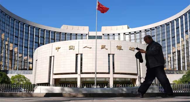 വർഷങ്ങളായി ചൈനീസ് വായ്പകളുടെ അപകടങ്ങളെ കുറിച്ച് ലോക രാജ്യങ്ങൾക്ക് മുന്നറിയിപ്പ് ക്ലാസുകൾ… പക്ഷെ, ചൈനയുടെ ഏറ്റവും വലിയ കടക്കാരൻ അമേരിക്ക തന്നെ!! വായ്പയെടുത്തത് 20,000 കോടി ഡോളർ