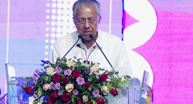 അവസാനത്തെ പ്രശ്നവും പരിഹരിച്ചു, വെബ്സൈറ്റിലെ അതിദരിദ്രർ ഒന്നിൽനിന്ന് പൂജ്യത്തിലേക്ക് ചുരുങ്ങി, ഞങ്ങളെല്ലാം കണ്ടുനിൽക്കേ 64006 കുടുംബങ്ങളും അതിദാരിദ്ര്യമുക്തമായി… ഇത് പുതിയ കേരളത്തിന്റെ ഉദയമാണ്’- മുഖ്യമന്ത്രി