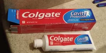 അങ്ങാടിയിൽ തോറ്റതിന് കോൾഗേറ്റിന്റെ വാദം ഇങ്ങനെ… ‘ഇന്ത്യക്കാർ പല്ല് തേക്കാറില്ല’