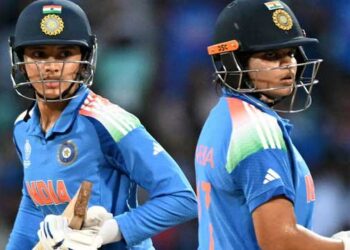 സെമിയിലെ ഹീറോ ജമിമ (24)യും പുറത്ത്, ഷെഫാലി വീണത് സെഞ്ചുറിക്ക് 13 റൺസ് അകലെ, ഇന്ത്യ 3 ന് 196, കൗറും ദീപ്തിയും ക്രീസിൽ