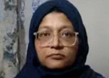 ഫരീദാബാദിൽ കാറിൽ തോക്കും വെടിയുണ്ടകളുമായി പിടിയിലായ വനിതാ ഡോക്ടർ ജെയ്ഷെ മുഹമ്മദിന്റെ വനിതാ വിഭാഗം ജമാഅത്തുൽ മൊമിനാത് ഇന്ത്യയിൽ രൂപീകരിക്കാൻ ചുമതല നൽകിയിരുന്ന വ്യക്തി, പിടിയിലായ ഡോ. മുസമ്മിൽ ഷക്കീലിന്റെ സഹപ്രവർത്തകയും