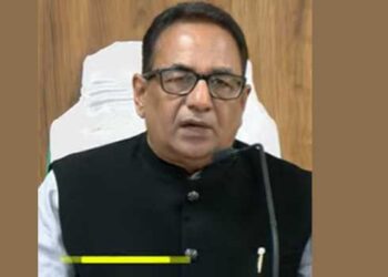 കേരളം ഇനി തെരഞ്ഞെടുപ്പ് പോരിലേക്ക്; വോട്ടെടുപ്പ് രണ്ടു ഘട്ടങ്ങളിലായി, ഒന്നാം ഘട്ടം ഡിസംബർ 9ന്, രണ്ടാം ഘട്ടം ഡിസംബർ 11ന്, വോട്ടെണ്ണൽ 13ന്!! വോട്ടടുപ്പ് ന‌ട‌ക്കുക മട്ടന്നൂർ ഒഴികെയുള്ള 1199 തദ്ദേശസ്ഥാപനങ്ങളിലേക്ക്… ജാതി മതത്തിൻറെ പേരിൽ വോട്ട് ചോദിക്കരുത്, ഔദ്യോഗിക സ്ഥാനം പ്രചാരണത്തിന് ഉപയോഗിക്കരുത്… 