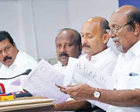 കൊച്ചി കോർപ്പറേഷൻ; 40 സ്ഥാനാർഥികളുമായി യുഡിഎഫിന്റെ ആദ്യഘട്ട സ്ഥാനാർഥി പട്ടിക; ലിസ്റ്റിൽ സ്ഥാനം പിടിച്ചിരിക്കുന്നത് പ്രമുഖ നേതാക്കൾ