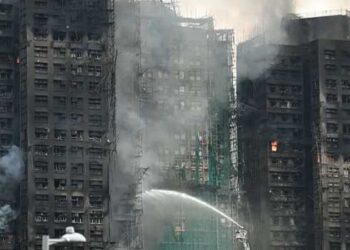 ഹോങ്കോങ്ങിൽ 31 നില പാർപ്പിട സമുച്ചയത്തിന് തീപിടിച്ച് 44 മരണം, 279 പേരെ കാണാതായി!! മരിച്ചവരിൽ ഒരു അഗ്‌നിശമന സേനാംഗവും