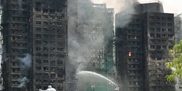 ഹോങ്കോങ്ങിൽ 31 നില പാർപ്പിട സമുച്ചയത്തിന് തീപിടിച്ച് 44 മരണം, 279 പേരെ കാണാതായി!! മരിച്ചവരിൽ ഒരു അഗ്നിശമന സേനാംഗവും