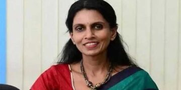 ഐപിഎസ് വേണ്ട, ‘റിട്ട. ഐപിഎസ്’ അതുമതി… മുൻ ഡിജിപി ആർ. ശ്രീലേഖയുടെ പ്രചാരണ പോസ്റ്ററുകളിൽ നിന്ന് ഐപിഎസ് എന്നെഴുതിയത് മായിച്ച് തെരഞ്ഞെടുപ്പ് കമ്മിഷൻ!! പേരിനൊപ്പം ഐപിഎസ് ഇല്ലെങ്കിലും എല്ലാവർക്കും തന്നെ അറിയാം- ശ്രീലേഖ