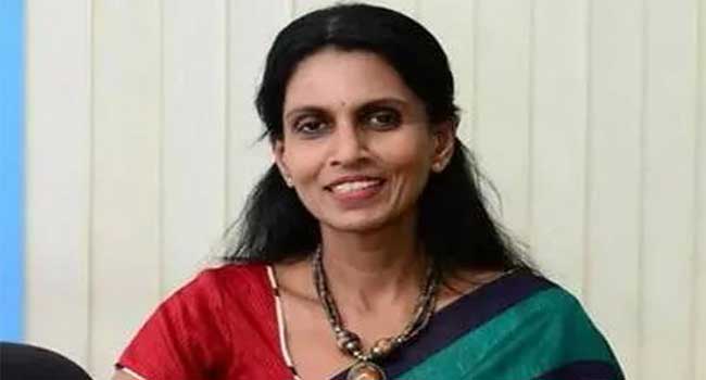 ഐപിഎസ് വേണ്ട, ‘റിട്ട. ഐപിഎസ്’ അതുമതി… മുൻ ഡിജിപി ആർ. ശ്രീലേഖയുടെ പ്രചാരണ പോസ്റ്ററുകളിൽ നിന്ന് ഐപിഎസ് എന്നെഴുതിയത് മായിച്ച് തെരഞ്ഞെടുപ്പ് കമ്മിഷൻ!! പേരിനൊപ്പം ഐപിഎസ് ഇല്ലെങ്കിലും എല്ലാവർക്കും തന്നെ അറിയാം- ശ്രീലേഖ