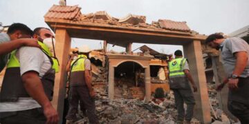 റോഡിലൂടെ സഞ്ചരിക്കുകയായിരുന്ന സഹോദരങ്ങളടക്കം മൂന്നുപേർ ഇസ്രയേൽ വ്യോമാക്രമണത്തിൽ കൊല്ലപ്പെട്ടു, കൊല്ലപ്പെട്ടത് ഹിസ്ബുല്ല അംഗങ്ങളെന്ന് ഇസ്രയേൽ, നടപടിയെ അപലപിച്ച് ഐക്യരാഷ്‌ട്ര സഭയും ലെബനീസ് നേതാക്കളും