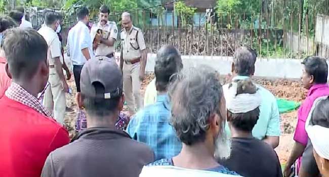 ഉടലും തലയും കൈകാലുകളും മണ്ണിനടിയിൽ പല സ്ഥലങ്ങളിൽ!! കൊല്ലത്ത് ദേശീയപാത നിർമാണത്തിനിടെ മണ്ണു മാന്തിയന്ത്രത്തിനടിയിൽപ്പെട്ട് ബിഹാർ സ്വ​ദേശിക്ക് ദാരുണാന്ത്യം