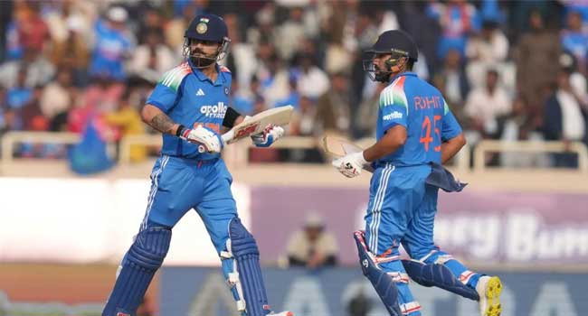 സിക്സറിൽ ചരിത്രം തിരുത്തി ‘ഹിറ്റ്മാൻ’, ലിറ്റിൽ മാസ്റ്ററിനെ മറികടന്ന് ‘കിങ് കോലി’… ടെസ്റ്റിലെ തോൽവിക്ക് ഏകദിനത്തിൽ പകരംവീട്ടി ടീം ഇന്ത്യ!! ദക്ഷിണാഫ്രിക്കയ്ക്കെതിരെ ഇന്ത്യയ്ക്ക് 17 റൺസിന്റെ ത്രസിപ്പിക്കും ജയം