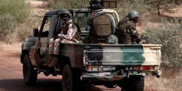 മാലിയിൽ 5 ഇന്ത്യക്കാരെ തോക്കുധാരികൾ തട്ടിക്കൊണ്ടു പോയി, ബന്ദികളാക്കപ്പെട്ടത് വൈദ്യുതീകരണ പദ്ധതിക്കായെത്തിയ തൊഴിലാളികൾ, പിന്നിൽ അൽഖായിദ– ഐഎസ്ഐഎസ്?