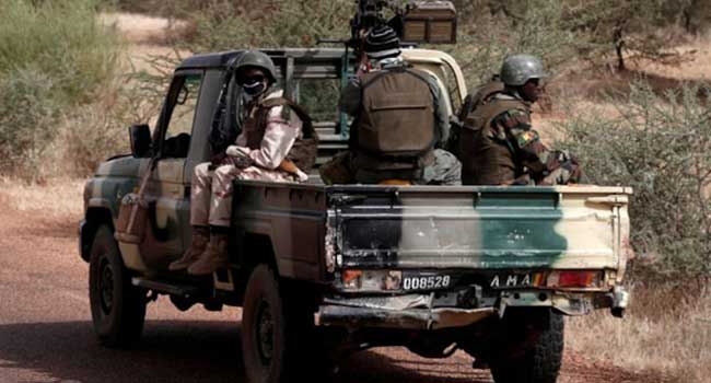 മാലിയിൽ 5 ഇന്ത്യക്കാരെ തോക്കുധാരികൾ തട്ടിക്കൊണ്ടു പോയി, ബന്ദികളാക്കപ്പെട്ടത് വൈദ്യുതീകരണ പദ്ധതിക്കായെത്തിയ തൊഴിലാളികൾ, പിന്നിൽ അൽഖായിദ– ഐഎസ്ഐഎസ്?