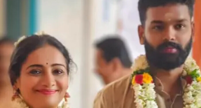 താന് ഇപ്പോള് സിംഗിള്, കടന്നു പോകുന്നത് ജീവിതത്തിലെ മനോഹരമായ ഘട്ടത്തിലൂടെ, നടി മീര വാസുദേവ് മൂന്നാമതും വിവാഹമോചിതയായി